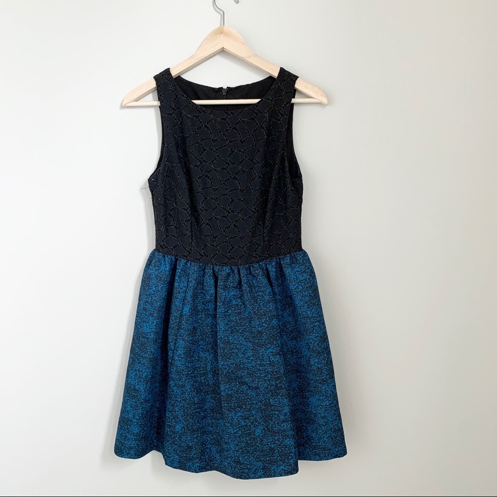 Color block fit and flare floral lace dress